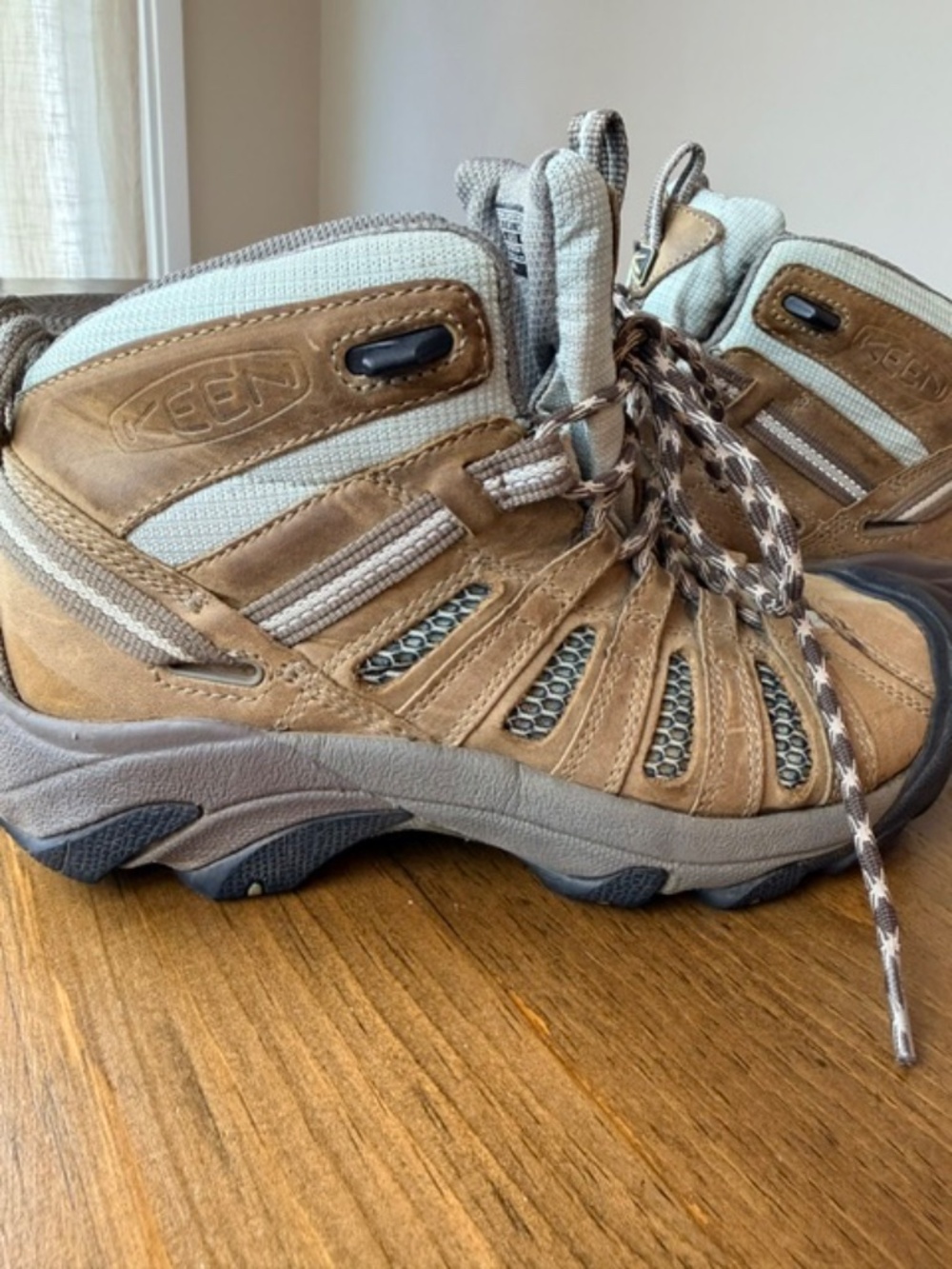 KEEN Voyageur Mid Hiking Boots Vented Leather Trail Walking Women's 6.5 - Picture 2 of 8